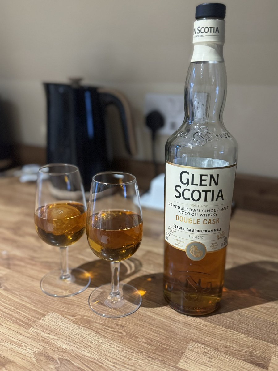 A lovely dram tonight (it’s tickled my fancy alright…) #whiskytuesday 👌🤗🏴󠁧󠁢󠁳󠁣󠁴󠁿🥃