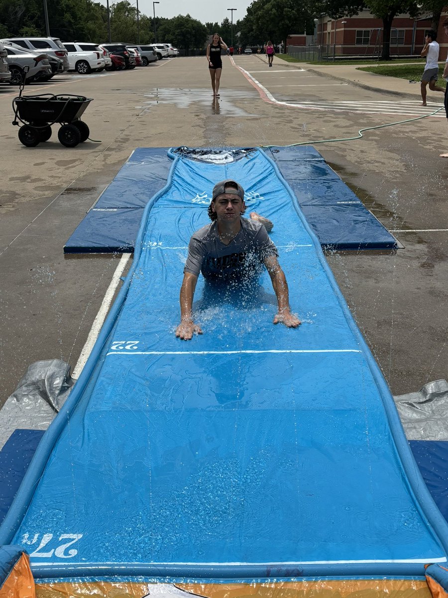 ridgetrack_xc's tweet image. Field Day with our Future Panthers at North Riverside Elementary school!#servingourcommunity🐾🐾@KISDAthletics @ridgepanthers @FRHSTrackField @FHLadyPanthers @FossilRidgeKISD @VRMSGAthletics @VRMS_Athletics @BoysFossil @FRHSBaseball