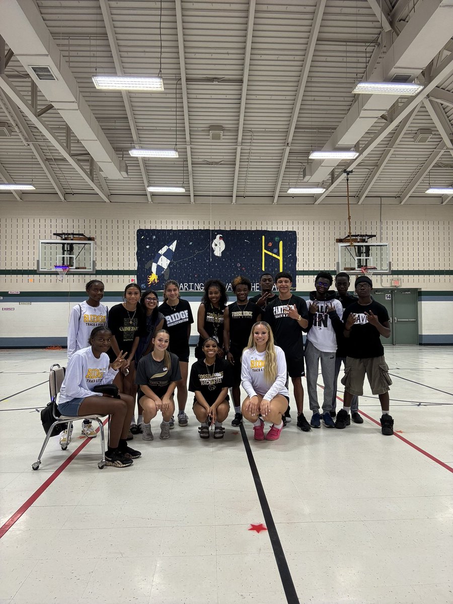 ridgetrack_xc's tweet image. Field Day with our Future Panthers at North Riverside Elementary school!#servingourcommunity🐾🐾@KISDAthletics @ridgepanthers @FRHSTrackField @FHLadyPanthers @FossilRidgeKISD @VRMSGAthletics @VRMS_Athletics @BoysFossil @FRHSBaseball