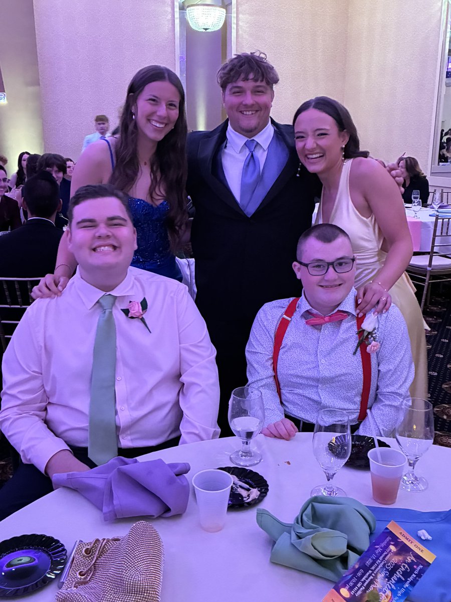 AbleNotLabel's tweet image. It’s been an action-packed week!

⚾️ Lake Erie Crushers game
🏁 Adaptable Athletics 
🪩 Prom
💰Senior Scholarship- we awarded $2,000 in scholarships
🏈 🥎 Scholar Athlete/College Signing day- Congratulations to Andrew and Gabby
☀️ Sunshine Box grant 

Next up… GRADUATION! 🎓