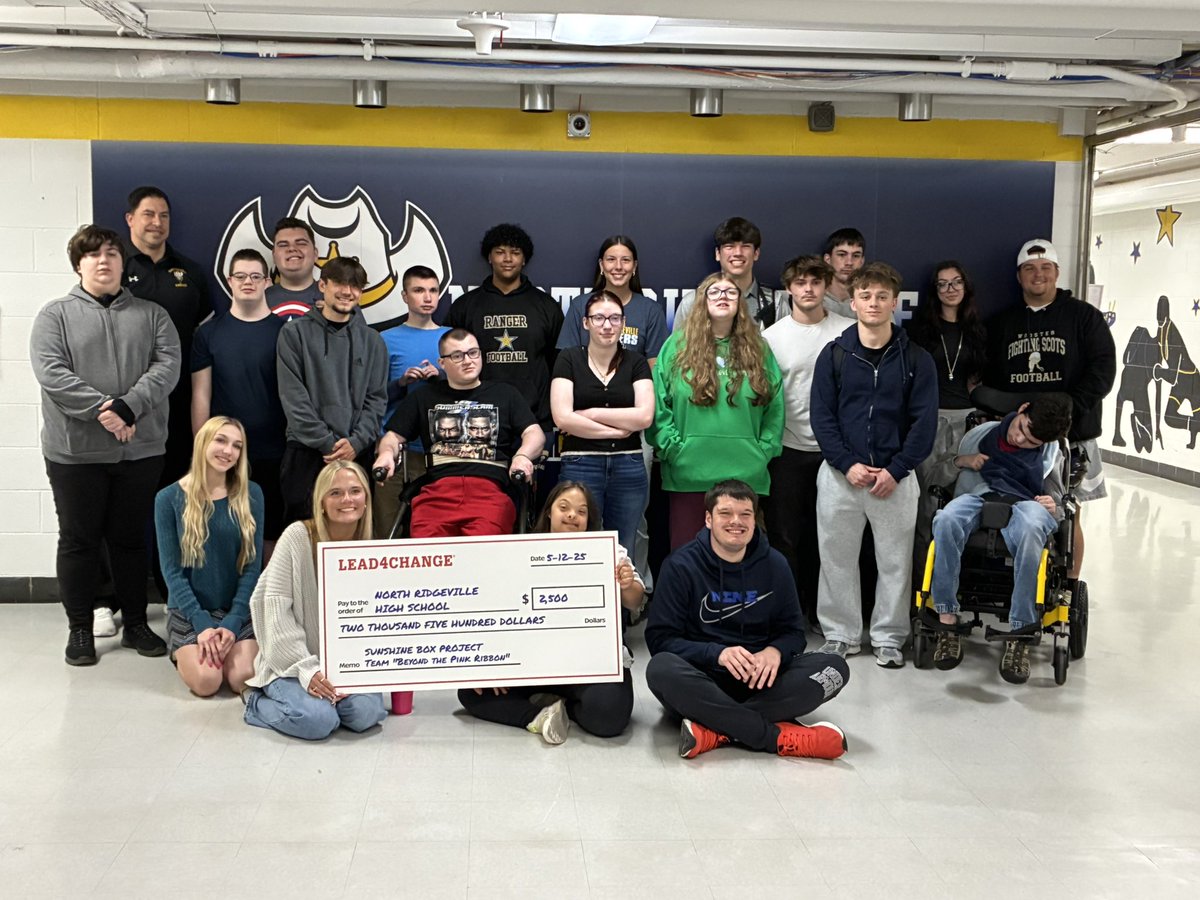 AbleNotLabel's tweet image. It’s been an action-packed week!

⚾️ Lake Erie Crushers game
🏁 Adaptable Athletics 
🪩 Prom
💰Senior Scholarship- we awarded $2,000 in scholarships
🏈 🥎 Scholar Athlete/College Signing day- Congratulations to Andrew and Gabby
☀️ Sunshine Box grant 

Next up… GRADUATION! 🎓