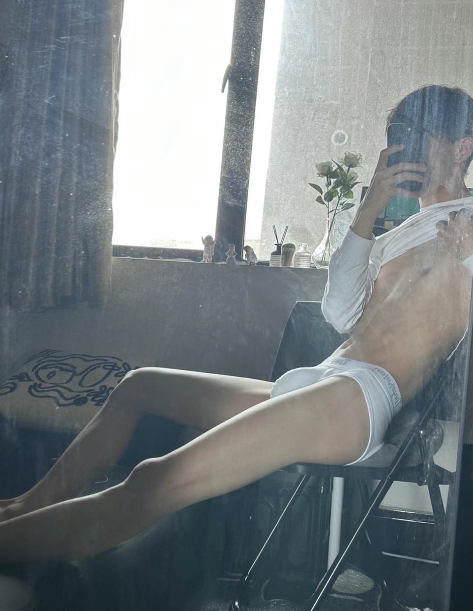 今天是酷boy｜足球⚽️小奶狗🐶
#gay #bottom #twink #asian #China #小奶狗 #帅哥 #帅哥资源 #小奶狗 #鲜肉 #白袜 #白袜男高 #白袜弟弟 #白袜男高 #抖音网红 #小红书 #青岛 #足球体育生 #足球袜