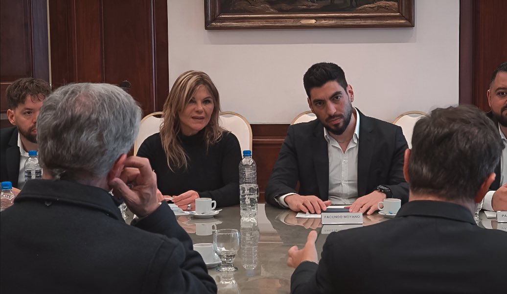 sutpapeajes's tweet photo. Hoy @Trabajopba homologó el Convenio Colectivo de Trabajo que firmamos con @AU_BA_SA. Un paso clave para mejorar las condiciones laborales. 

Desde SUTPA seguimos trabajando para que este logro alcance a todas las empresas que conforman nuestra actividad. 

#ElCaminoContinúa https://t.co/KF1pAMrETr