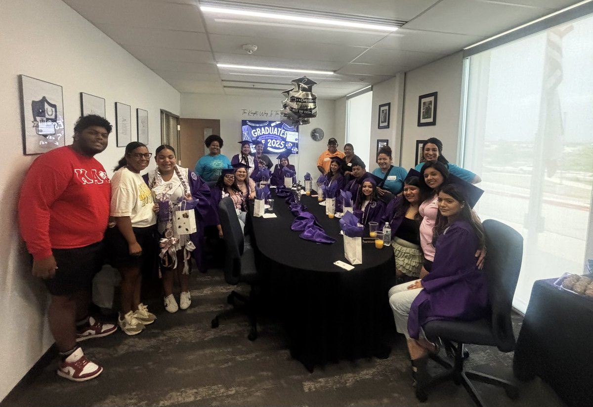 Rodriguez Elementary (@smcisd_rod) on Twitter photo The joy that the senior walks bring to everyone involved is indescribable! 😊💜Congratulations <a href="/SMHS_SMCISD/">San Marcos High School</a> class of 2025!🎓🥳 #RattlerFamily The joy that the senior walks bring to everyone involved is indescribable! 😊💜Congratulations <a href="/SMHS_SMCISD/">San Marcos High School</a> class of 2025!🎓🥳 #RattlerFamily