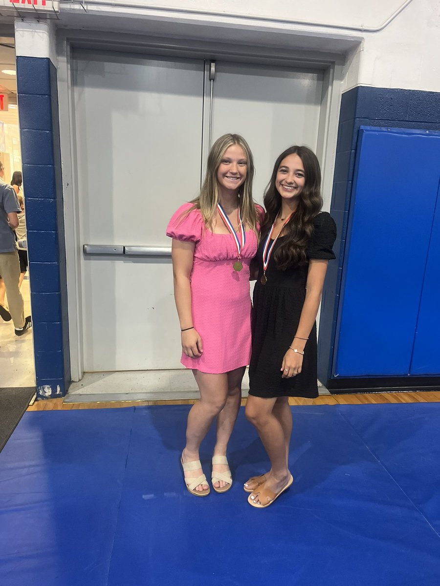 KaitlynnB2026's tweet photo. So blessed to be announced defensive player of the year and being named all conference. I’m also very proud of myself for getting a,b honor roll while taking 3 honors classes and 4 college classes this year! @BartonSB_CoachB @Coachjosh8 @CoachAMRobSB @Coach_TessSU @karenburnette https://t.co/BXqTOwpB8b