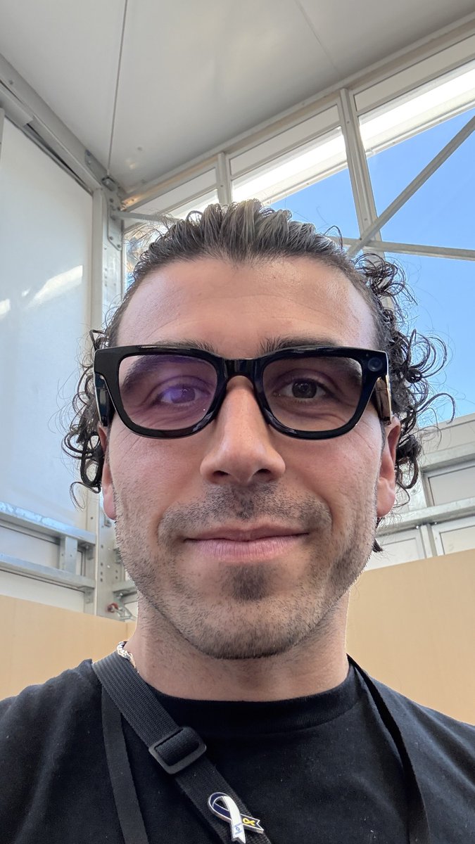 Sam Sheffer (@samsheffer) on Twitter photo i tried a prototype of google’s ai glasses 
singular wave guide display (right eye)
capacitive touchpad on the right side
usb-c port on the glasses themselves
one camera 
speakers on the arm
super lightweight
gemini built in
impressive computing platform i tried a prototype of google’s ai glasses 
singular wave guide display (right eye)
capacitive touchpad on the right side
usb-c port on the glasses themselves
one camera 
speakers on the arm
super lightweight
gemini built in
impressive computing platform