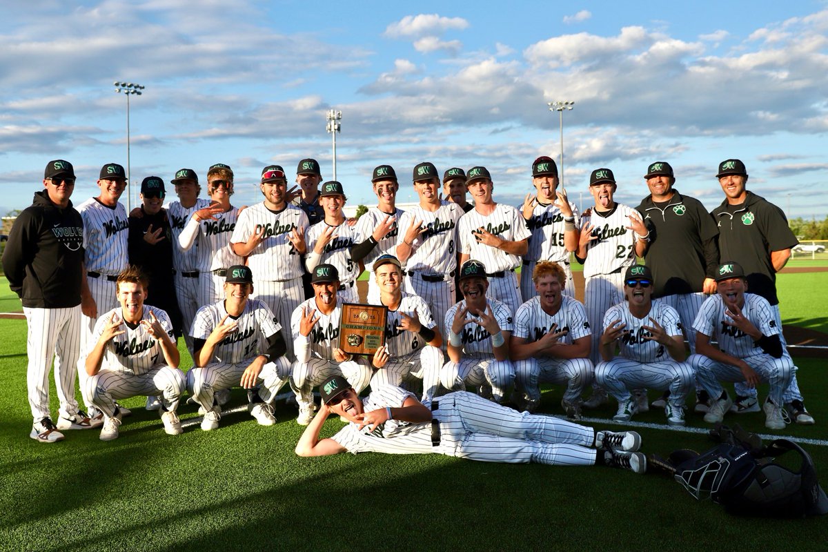STATE BOUND!!!
Southwest beats Lansing 5-3 to win the Regional Championship and advances to Wichita for the first time since 2022.  
Wolves are 21-6 | 4-3 EKL.