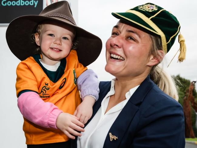 Sarah Burt tweet media