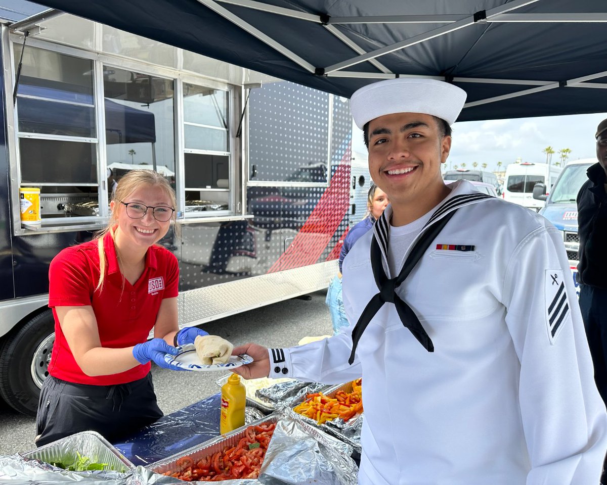 BobHopeUSO's tweet image. LA Fleet Week 2025 is here! The USO is proud to welcome 1,000 guests each day to our pop-up Military Lounges, offering delicious meals, live entertainment and iconic LA excursions. Come be part of the celebration! #theUSO #LAFleetWeek2025 #FleetWeek2025