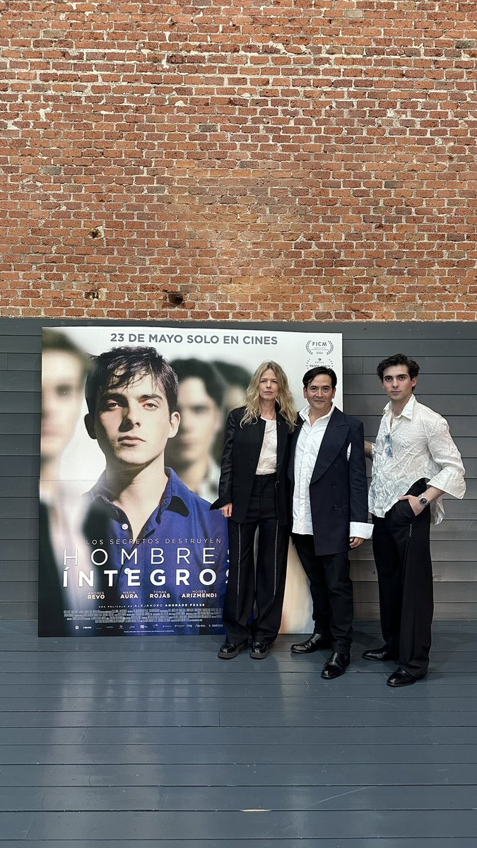 Alex Andrade Pease (@alex_a_pease) on Twitter photo Gran noche de preestreno de <a href="/hombresintegros/">Hombres Íntegros Película</a> en <a href="/CinetecaMadrid/">Cineteca Madrid</a> SALA LLENA y mucho entusiasmo Gracias <a href="/Ch_Rosenvinge/">Christina Rosenvinge</a> <a href="/malvalanda/">Malvalanda</a> <a href="/SyldaviaCinema/">Syldavia Cinema</a> <a href="/CarlotaBarrera/">Carlota Barrera</a> ESTRENO EN SALAS 23 de mayo en España 🇪🇸 Gran noche de preestreno de <a href="/hombresintegros/">Hombres Íntegros Película</a> en <a href="/CinetecaMadrid/">Cineteca Madrid</a> SALA LLENA y mucho entusiasmo Gracias <a href="/Ch_Rosenvinge/">Christina Rosenvinge</a> <a href="/malvalanda/">Malvalanda</a> <a href="/SyldaviaCinema/">Syldavia Cinema</a> <a href="/CarlotaBarrera/">Carlota Barrera</a> ESTRENO EN SALAS 23 de mayo en España 🇪🇸