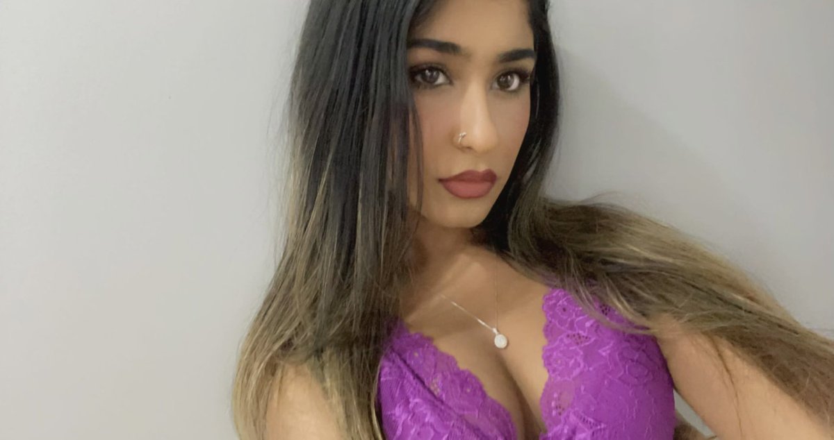 sendmemoneyrnn's tweet photo. who’s gonna treat this goddess? you’re not giving me enough. 
#paypig #sub #findom #cashqueens https://t.co/PqOnYNrDvZ