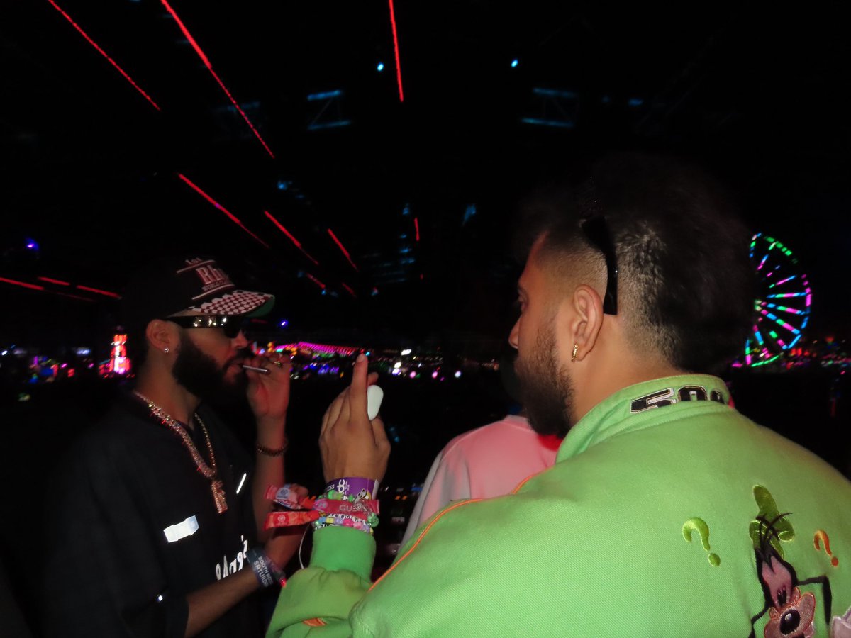 CALL ⬇️ ME = tweet media