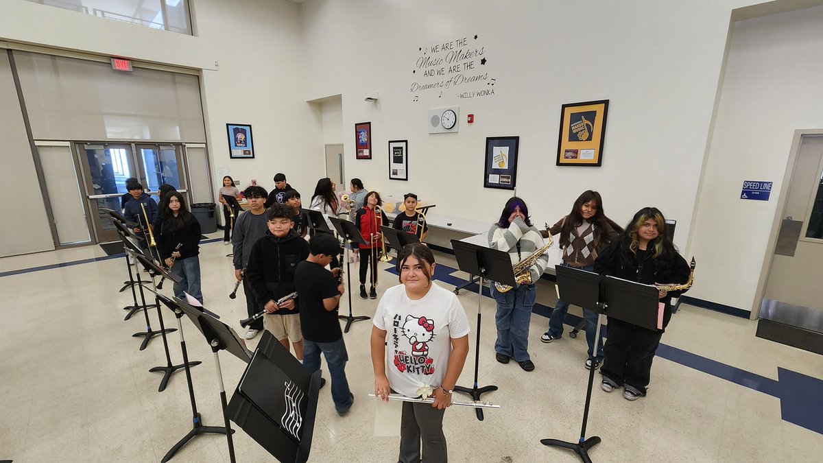 savethemusicfdn's tweet photo. At @JMarshallSchool in #Anaheim, CA, STM Music teacher Mr. Villalobos shared that many of his students wouldn’t have access to formal music instruction without our Core Strings grant program. But now? 🎺 🎵 🎷 🔥 #Musicsaves https://t.co/AJF5tGm1AL