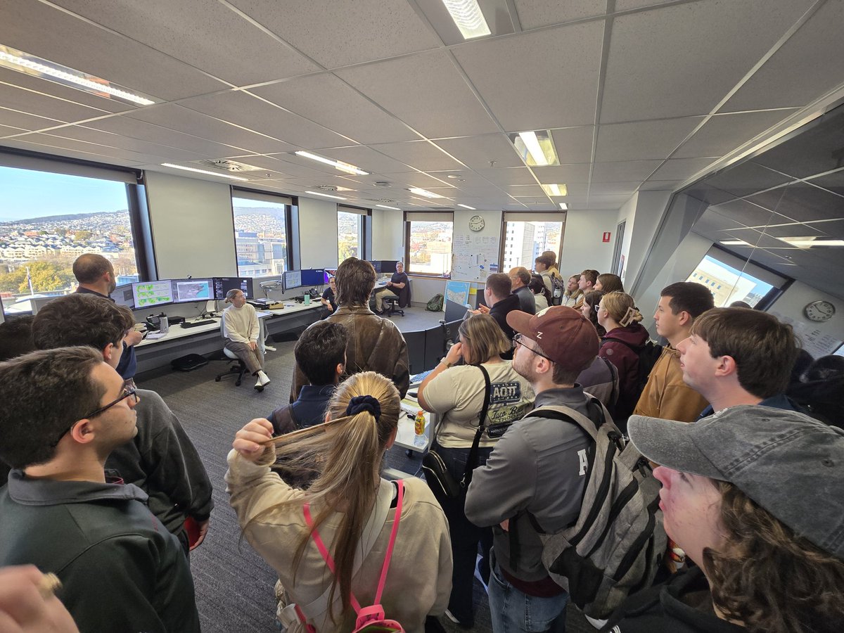 eniels13's tweet image. Special Aggie thank you to Paul from @BOM_Tas for being such an instrumental part to @tamu_atmo SEA-Met's visit to Hobart! Chatting with IMAS, touring the ice core lab, a special tour of the RV Investigator, and a wonderful visit to the BoM office!