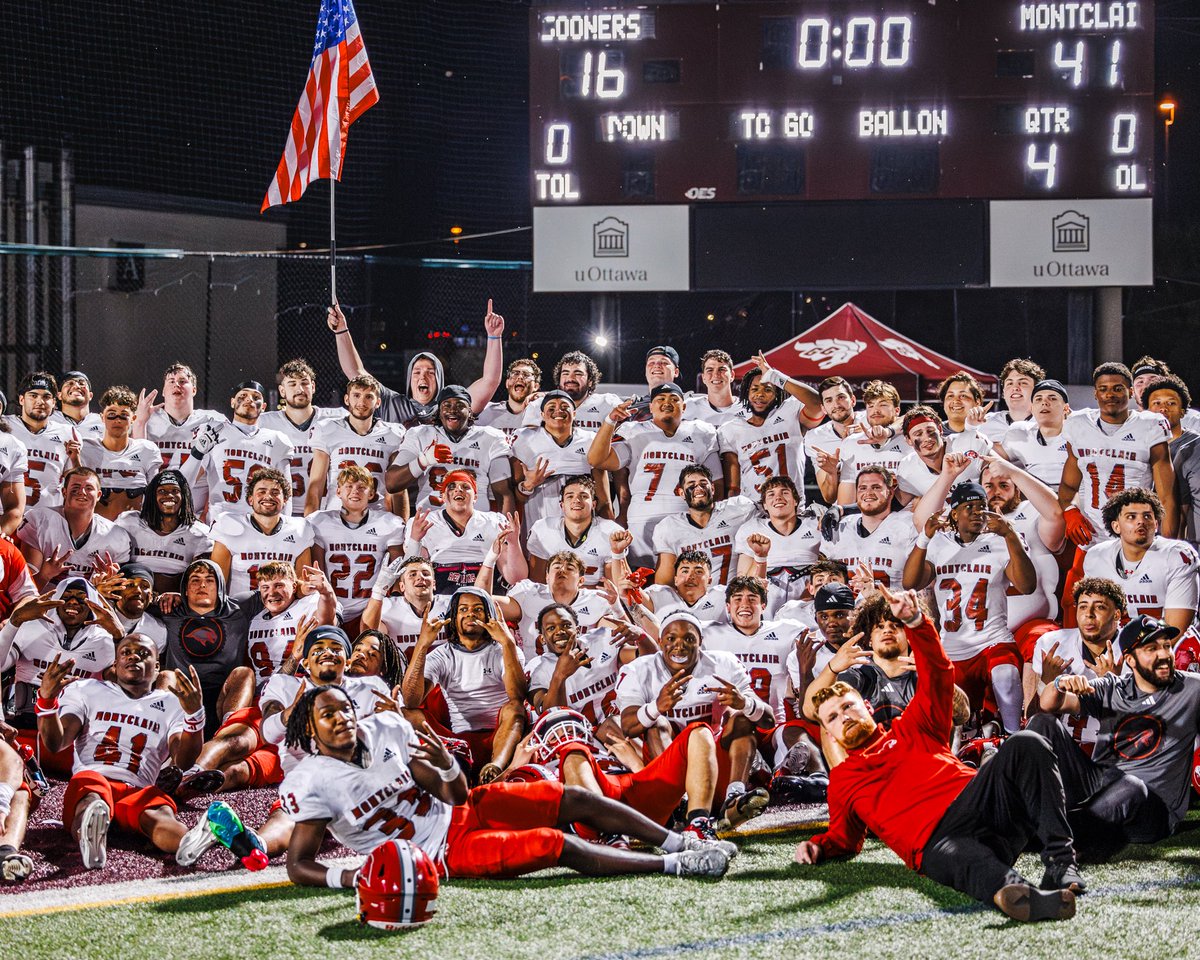 CoachPalazz's tweet image. Still thinking about our incredible trip to Canada! Already planning our next international game!

#ComeFlyWithUs
#KeepPounding
#d3fb

@montclairstateu @msuredhawks @MSUadmission @MontclairAlumni   @RedHawkSn @JonathanKoppell @DMezaSoufleris @d3football @D3FBHuddle @FrankRossi