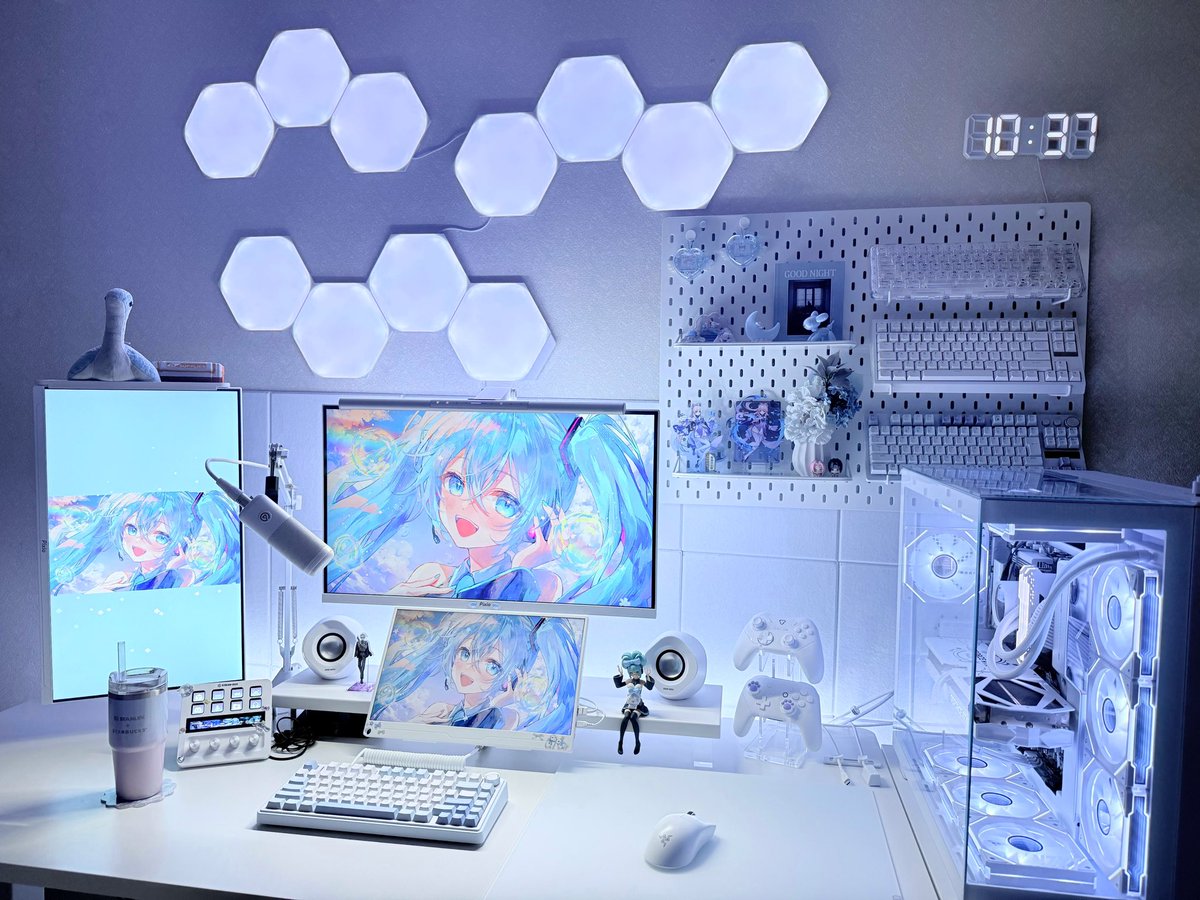 かわいすぎる！！なんか脳内でTell Your Worldが再生されてる！前向きに購入を検討︎🤍
#desksetup
