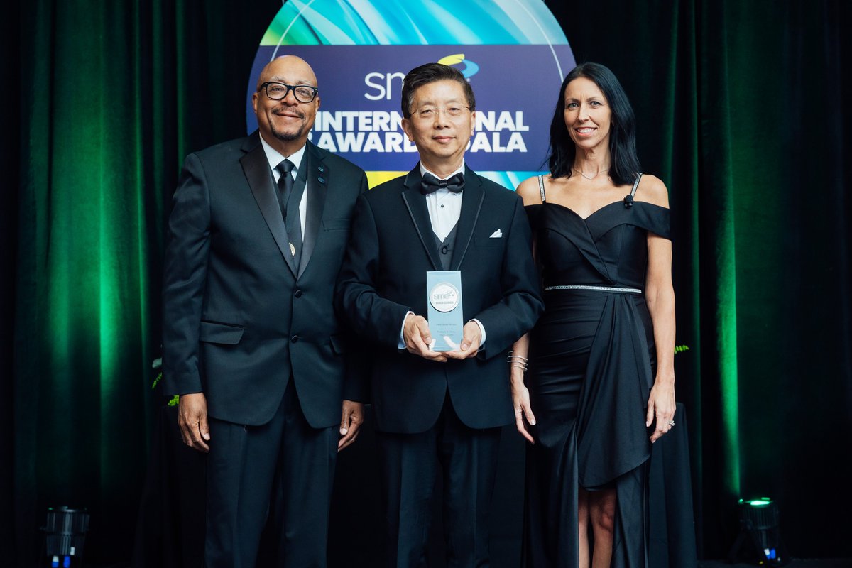 CWRU Engineering (@caseengineer) on Twitter photo Congratulations to Robert Gao, the Cady Staley Professor of Engineering and chair of <a href="/cwru/">Case Western Reserve</a>  department of Mechanical and Aerospace Engineering, who received the 2025 <a href="/SME_MFG/">SME</a> Gold Medal. Read the full story: bit.ly/3H5HwMY Congratulations to Robert Gao, the Cady Staley Professor of Engineering and chair of <a href="/cwru/">Case Western Reserve</a>  department of Mechanical and Aerospace Engineering, who received the 2025 <a href="/SME_MFG/">SME</a> Gold Medal. Read the full story: bit.ly/3H5HwMY