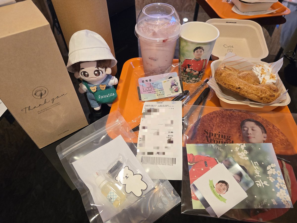 Gloria1510_like's tweet photo. 전역기념카페 두곳을 다녀왔어요~ 예쁜 장식들과 멋진사진들로 가득 채워진 곳에서 행복하고 즐거운시간을 보냈어요~♡
준비, 진행해주신 분들 덕분에 멋진추억 적립했어요 감사합니다!
#포레스텔라_베이스_고우림_컴백
#Welcom_Woorim_Day
#우림이와_함께하는_봄날의_울림
@woolim_is
@At_Last_WR https://t.co/1Ngufz6IFk