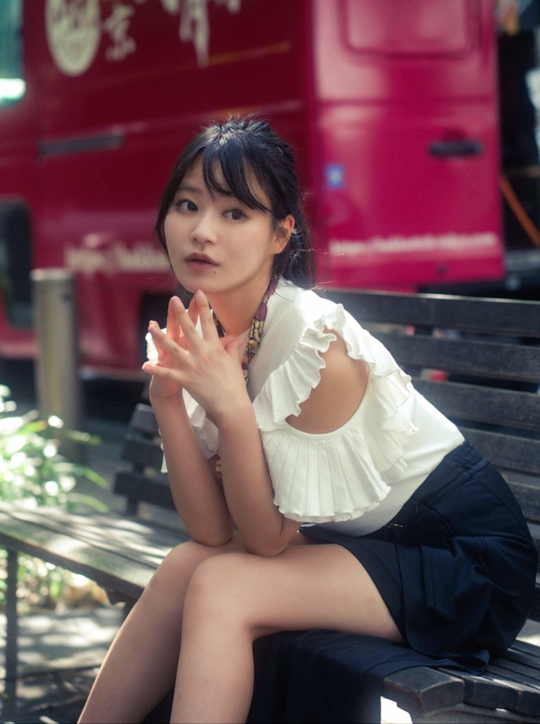 モデル：まゆめさん
（<a href="/mayume73/">まゆめ</a> ）

街中にて📷️

#ポートレート
#ポートレート撮影 
#ポートレートしま専科 
#ファインダー越しの私の世界