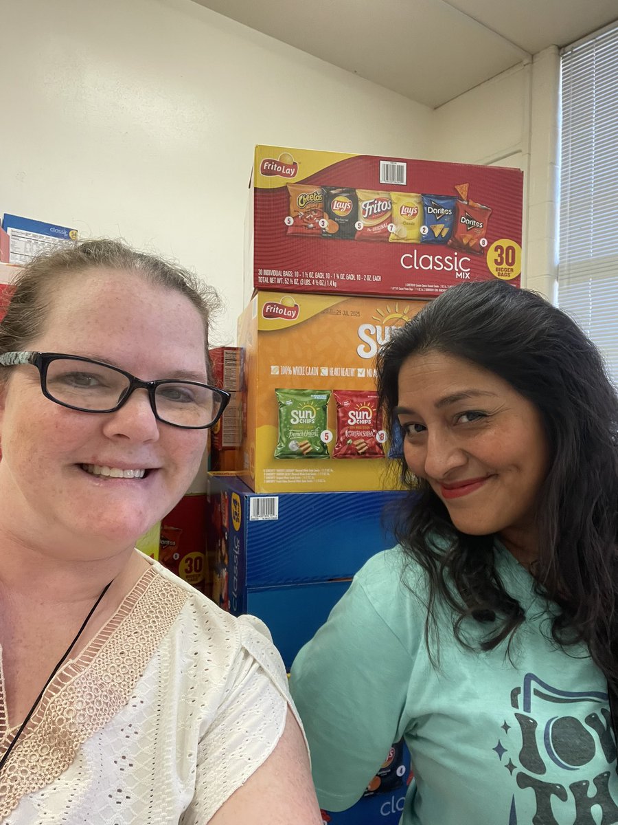 FWISD_EBN3's tweet image. What a day! Just before school is out gotta get snacks for summer school! #itstoohot #OneFWISD