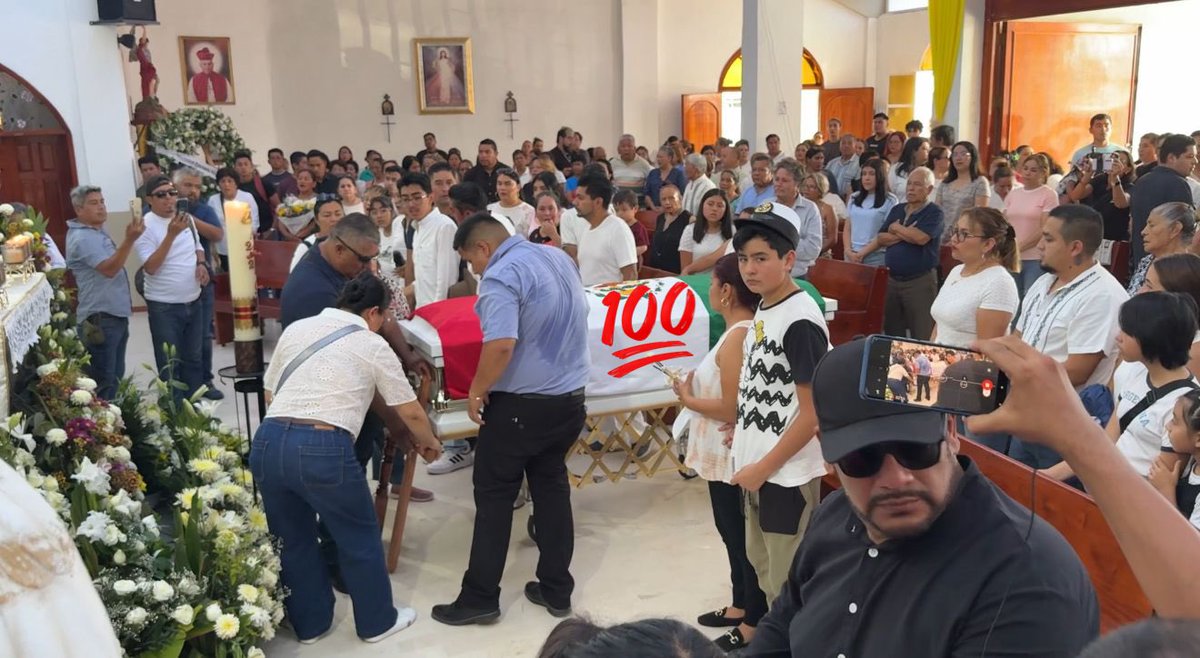 Esta tarde se llevó acabo la misa de cuerpo presente de la cadete América Yamileth quien perdiera la vida en Nueva York a bordo del buque Cuauhtemoc.’

Su padre quién es trabajador de la <a href="/SP_Veracruz/">SSP Veracruz</a>  se le vio devastado . 

#Xalapa #Veracruz
