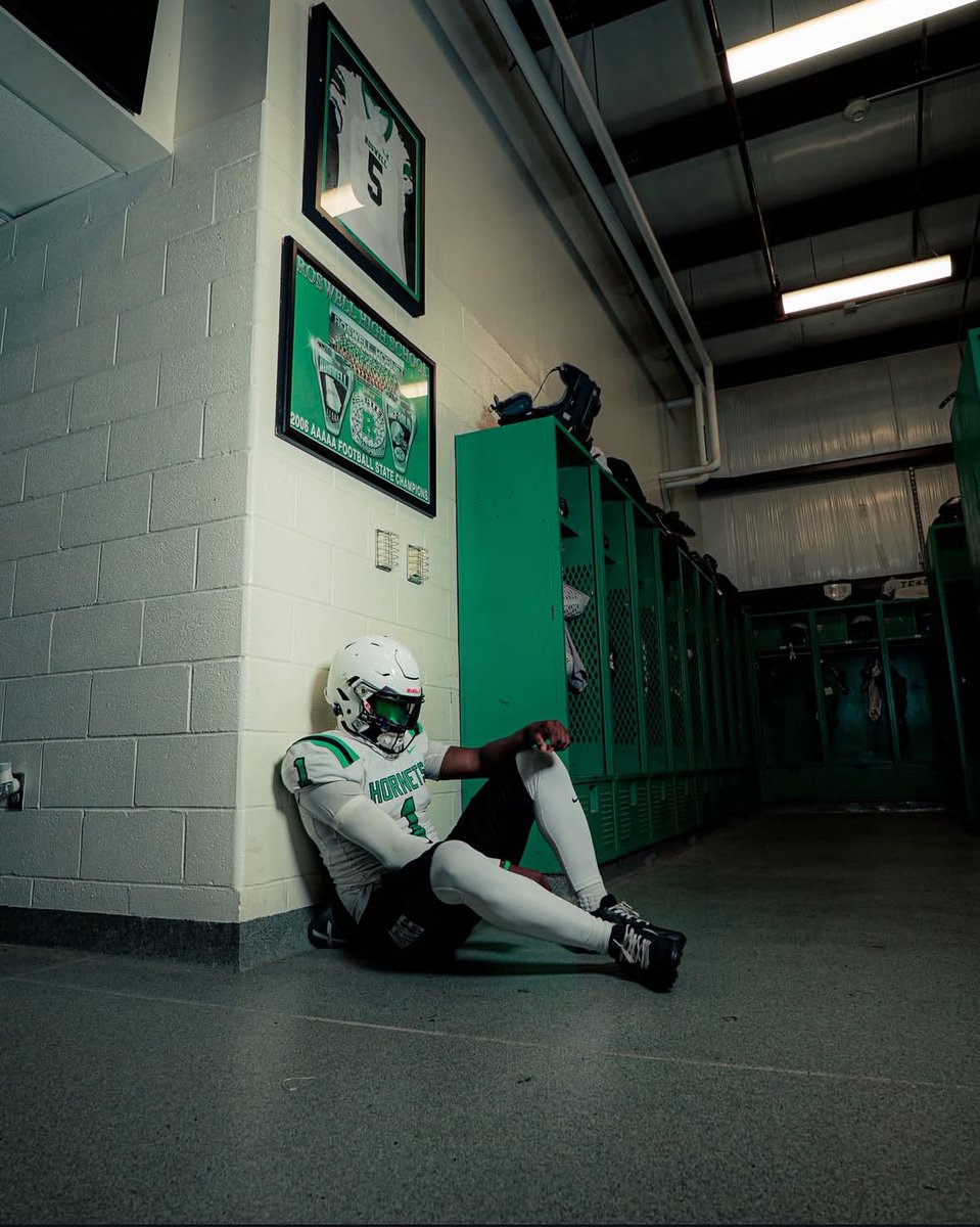 Trey Smith (@_treysmith1) on Twitter photo LEGACY✋🏾💚🖤 #Longlive5 #Livelike5 #lastrideuno <a href="/Roswell_FB/">Roswell Football</a> <a href="/CoachThompson05/">Jonathan Thompson</a> <a href="/CarlisleFunk/">Patrick Carlisle</a> <a href="/caprewett/">Chris Prewett</a> <a href="/RonnieJankovich/">Ronnie Jankovich</a> LEGACY✋🏾💚🖤 #Longlive5 #Livelike5 #lastrideuno <a href="/Roswell_FB/">Roswell Football</a> <a href="/CoachThompson05/">Jonathan Thompson</a> <a href="/CarlisleFunk/">Patrick Carlisle</a> <a href="/caprewett/">Chris Prewett</a> <a href="/RonnieJankovich/">Ronnie Jankovich</a>