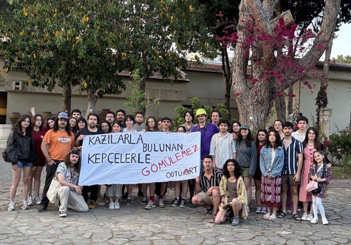 ODTUART's tweet photo. Haftasonu gerçekleştirdiğimiz Doğu Likya gezimizde Phaselis Antik Kenti ve Antalya Arkeoloji Müzesi’ni ziyaret etme fırsatı bulduk. İktidarların, kamusal mekânlar ve mimari üzerinden kendini gösterme biçimi, geçmiş dönemlerin izlerini silme pahasına hep devam etti. - https://t.co/Z7qZOewd5E