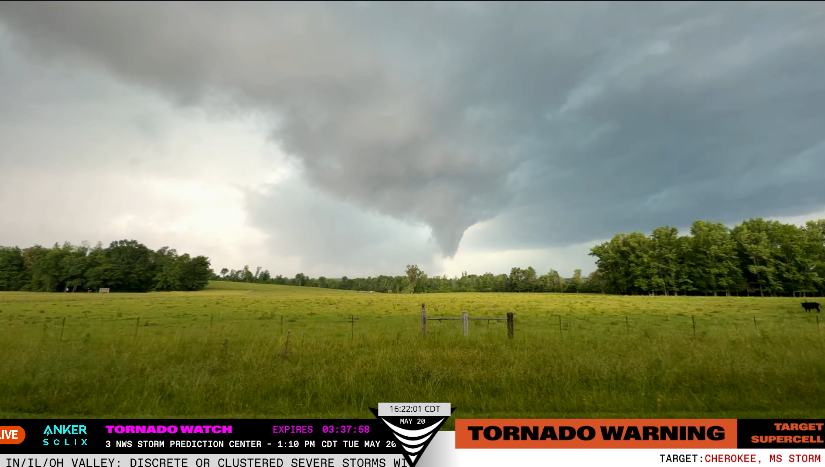 ReedTimmerUSA's tweet photo. Seems trying to set..possibly on the ground west of Cherokee @NWSHuntsville  https://t.co/biIPlSjH31 https://t.co/WYmR7AHa9u