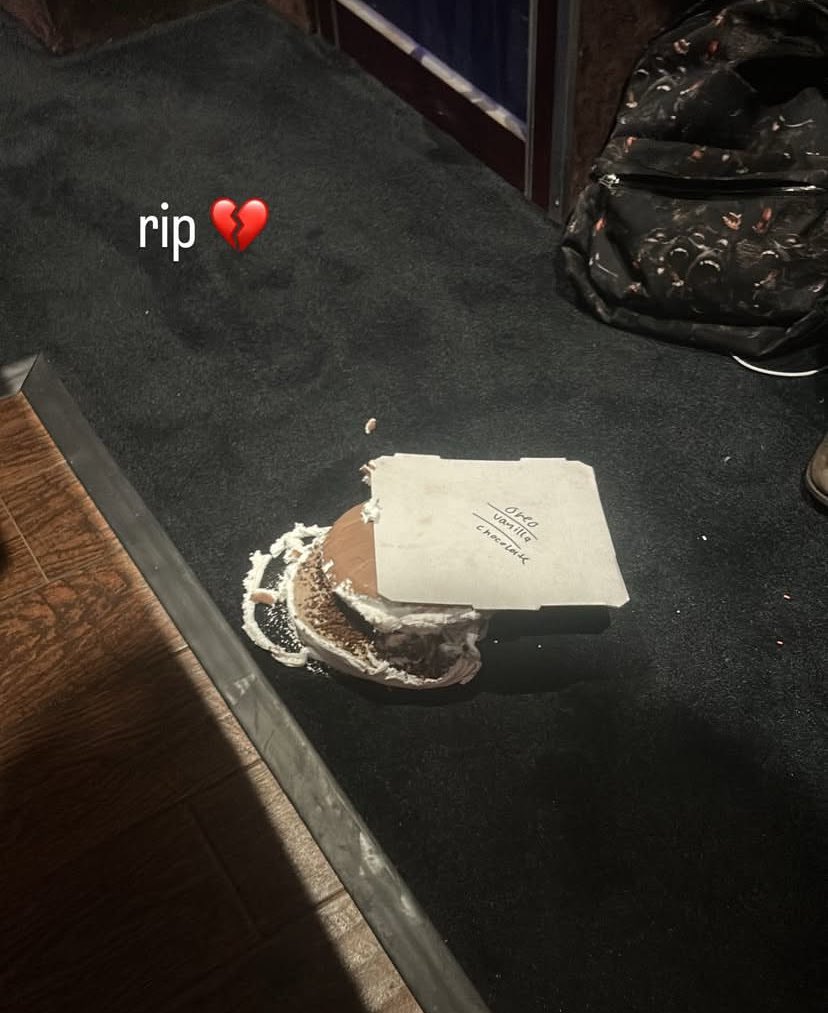 knownunelse's tweet photo. Osamason dropped his Birthday Cake 💔 https://t.co/yhSHUTV43g