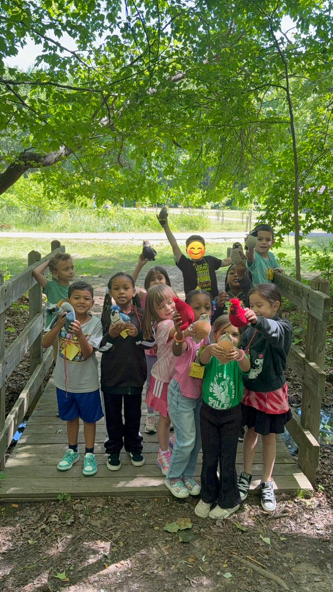 Ms_Ferri_'s tweet photo. From finding birds in the forest, digging for bugs and slugs, and planting our very own tree, we had such a wonderful day at Down’s Park today! Love when so much learning takes place outside! @SolleyAACPS @AEchoEnvEdAACPS #BelongGrowSucceed #treesareterrific https://t.co/NZ7jGeSEfr