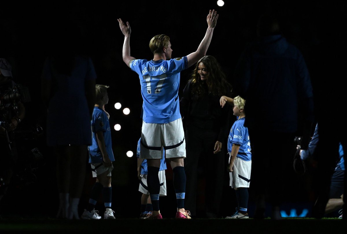 InvertTheWing's tweet image. I am not a Manchester City fan, and I even shed a tear.

This is someone who changed the landscape of not only the Premier League, but football.

Best Premier League Player of all Time. Top 10 player of all time.