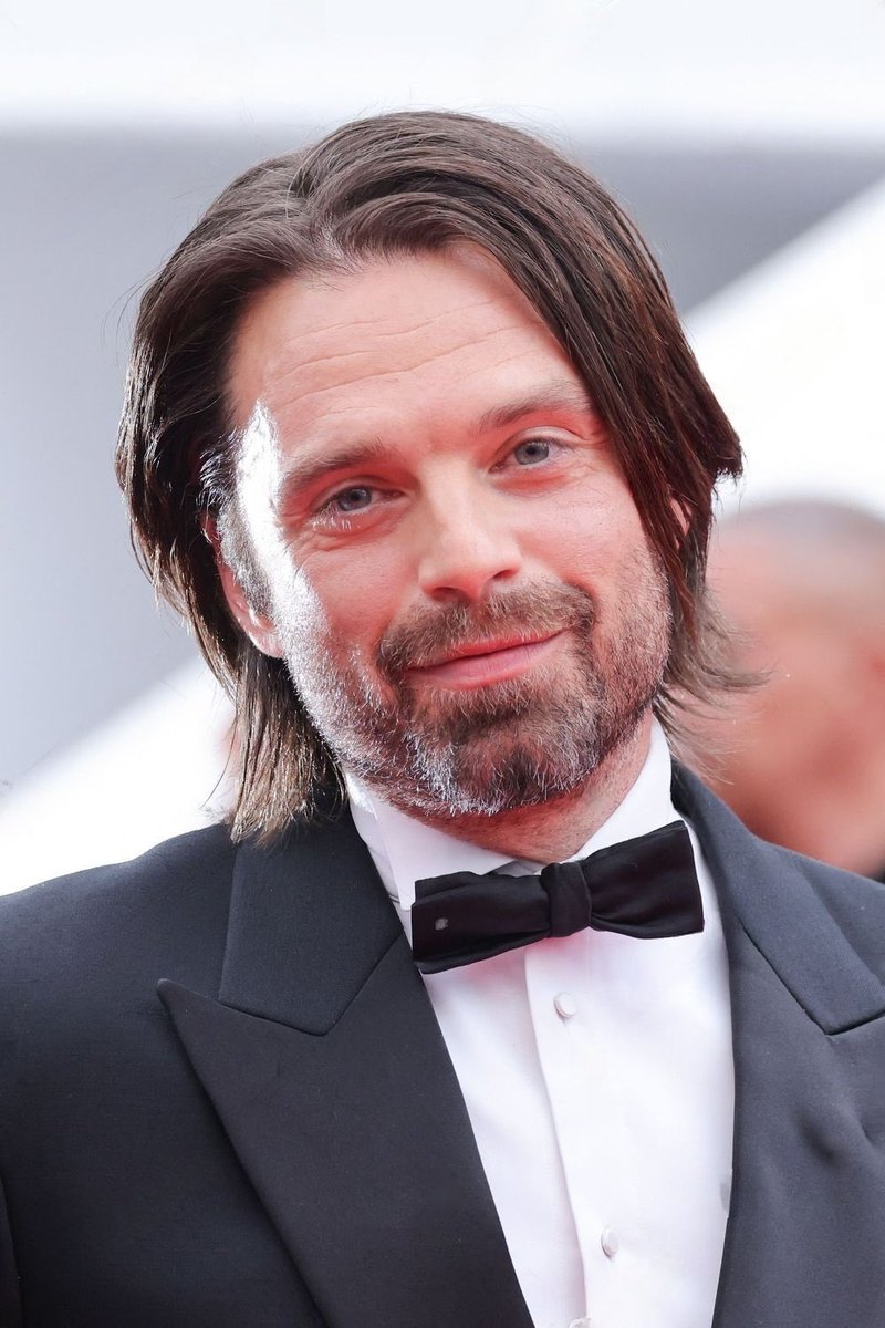 vbarn3s's tweet photo. i have so many photos of sebastian from cannes saved on my phone, i'll make a thread - ENJOY https://t.co/meJqZWNYpo