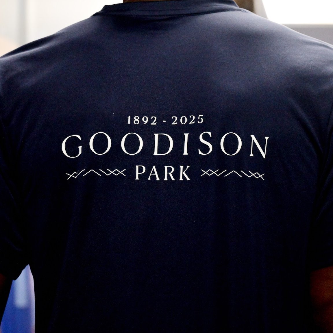 asmir1's tweet image. A beautiful farewell to Goodison Park. An incredible occasion for all Evertonians and very blessed to have been a part of it all. 

It’s been an absolute honour to be a part of Everton Football Club over my two spells. A huge thank you to all my teammates, staff, and all the fans