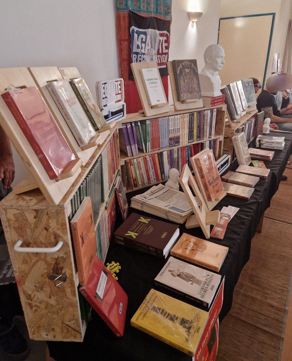 Conférence de <a href="/F_DUBOIStweet/">François Dubois</a> avec ER Grenoble.

Une belle réussite et un plaisir de l'avoir reçu !

<a href="/er_natio/">Égalité & Réconciliation</a> <a href="/ER_RhoneAlpes/">E&R Rhône-Alpes</a>