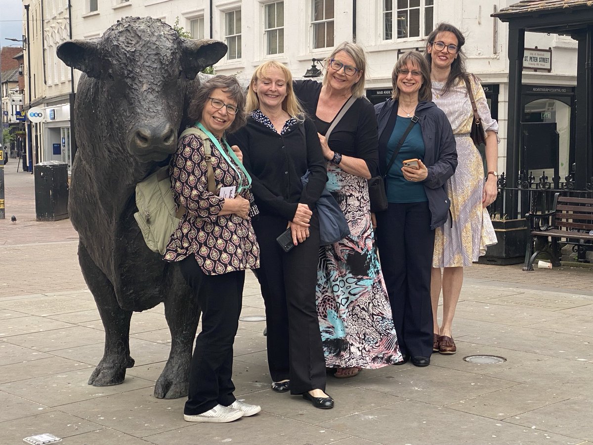 DebbieHolley1's tweet image. ⁦⁦@NTF_Tweet⁩ so how many National Teaching Fellows can you fit on a plinth with a bull….great effort all!!