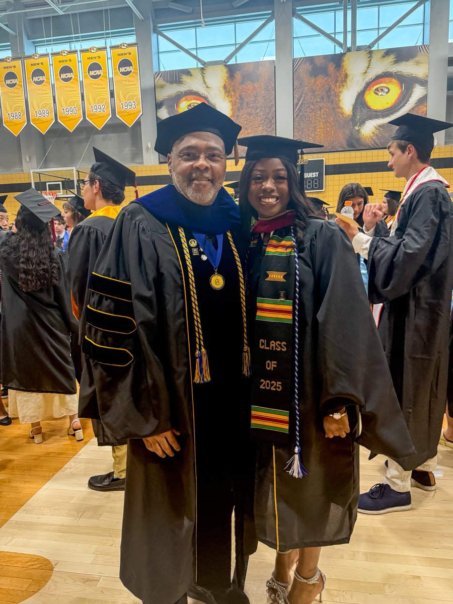 S/O <a href="/mujschool/">Mizzou Journalism</a>, Tampa here I come!🎓💐