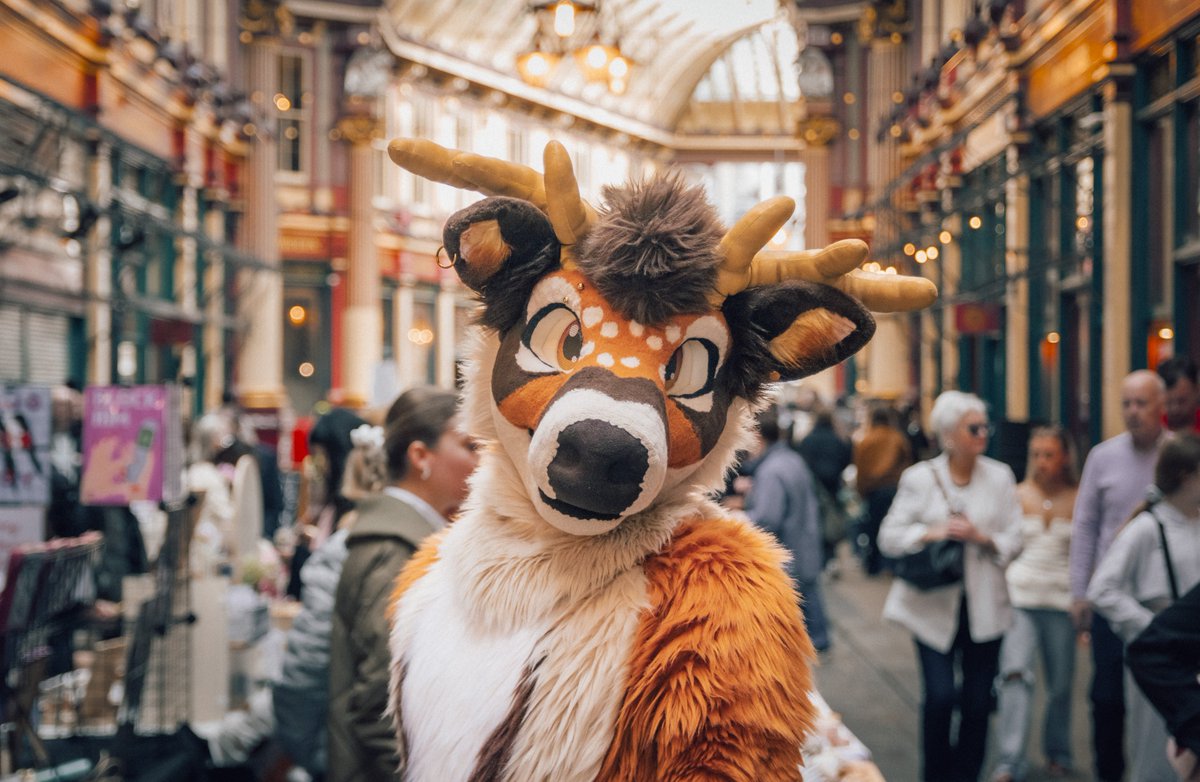 Kali (@avalikali) on Twitter photo I need to edit ~250 photos (80+ hrs of work!). Instead of posting them all at the end, I'll share a favourite from each editing session.
Here's today's! <a href="/vincehooves/">Vincent🇬🇧🇵🇱 🖊️COMMS OPEN🖊️ 🔜MP🇺🇸</a> at Leadenhall market I need to edit ~250 photos (80+ hrs of work!). Instead of posting them all at the end, I'll share a favourite from each editing session.
Here's today's! <a href="/vincehooves/">Vincent🇬🇧🇵🇱 🖊️COMMS OPEN🖊️ 🔜MP🇺🇸</a> at Leadenhall market