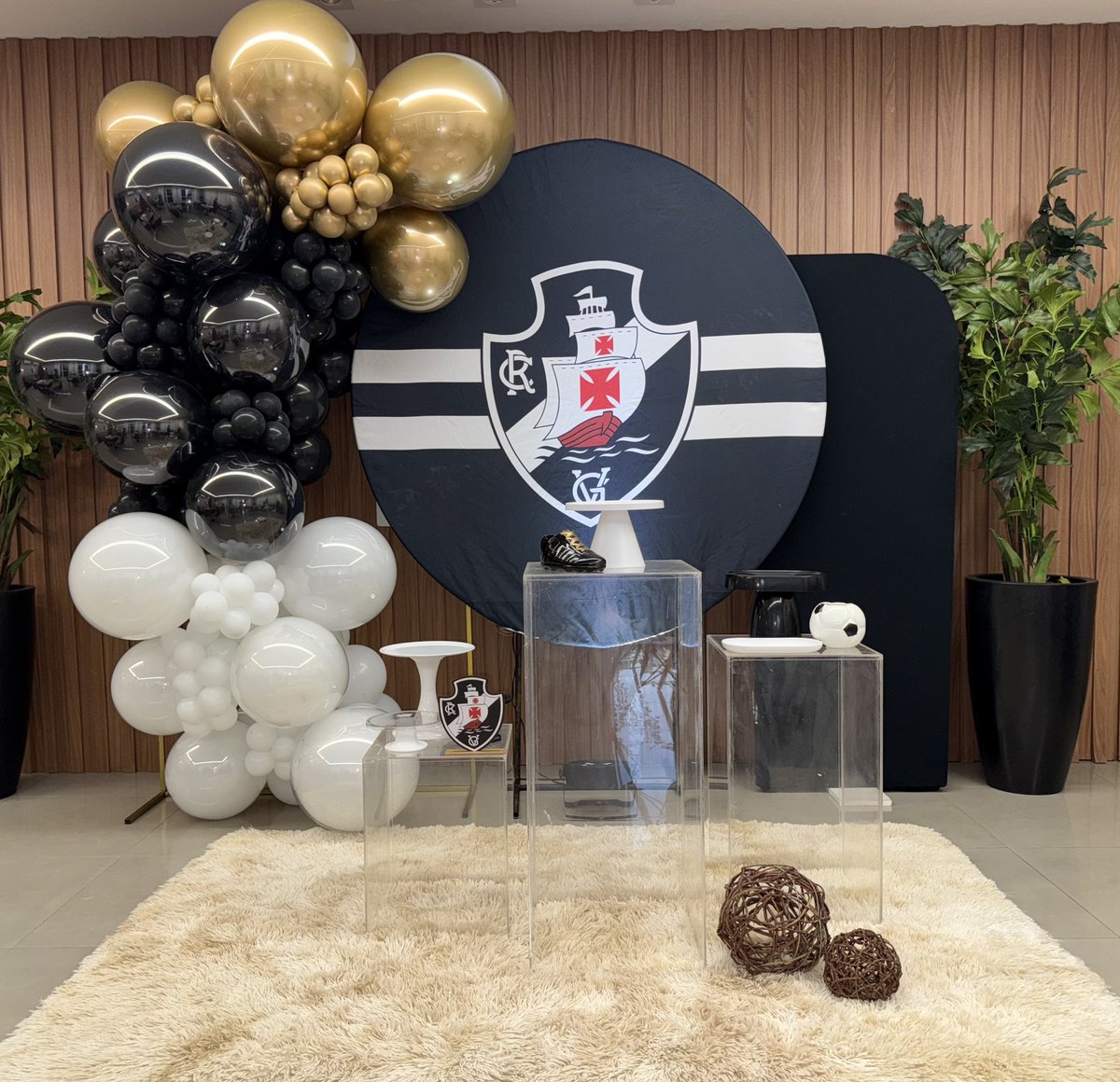 Jedecoraa's tweet photo. Dia de Vasco!!!! 🖤🤍 https://t.co/V7RqFHCuwj