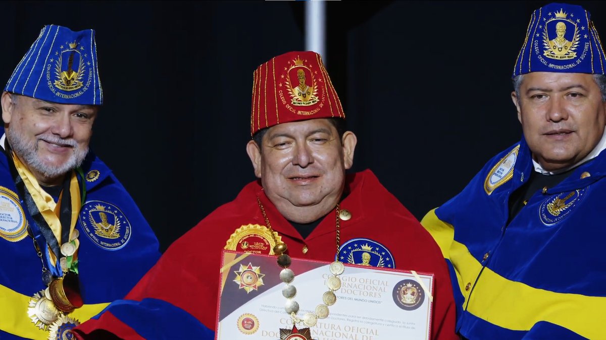 Doctores que recibieron la Colegiatura Oficial Internacional de Doctor Honoris Causa (Parte 7) en la XII Ceremonia Internacional de Colegiación realizado en Colombia:

Dr. Marlon Estrada Reyes
Dr. Raúl Martínez Aparicio Olaya
Dra. Sindy Guerra Castañeda
Dr. Elios Samayoa López