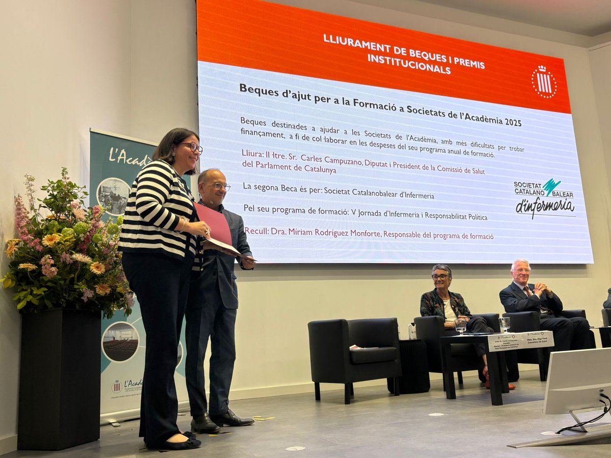 SCBInfermeria (@scbinfermeria) on Twitter photo Avui ha sigut un gran dia!
✨En el marc de l'Acte de Lliurament de Beques i Premis de l'Acadèmia 2025, s'ha premiat a la #SCBI amb una beca de formació, rebuda per la V #JornadaPolíticaSCBI. Recull el premi <a href="/RmMonforte/">Miriam Rodriguez Monforte</a> de mans del Conseller <a href="/carlescampuzano/">carles campuzano</a>.
Seguim treballant💪 Avui ha sigut un gran dia!
✨En el marc de l'Acte de Lliurament de Beques i Premis de l'Acadèmia 2025, s'ha premiat a la #SCBI amb una beca de formació, rebuda per la V #JornadaPolíticaSCBI. Recull el premi <a href="/RmMonforte/">Miriam Rodriguez Monforte</a> de mans del Conseller <a href="/carlescampuzano/">carles campuzano</a>.
Seguim treballant💪