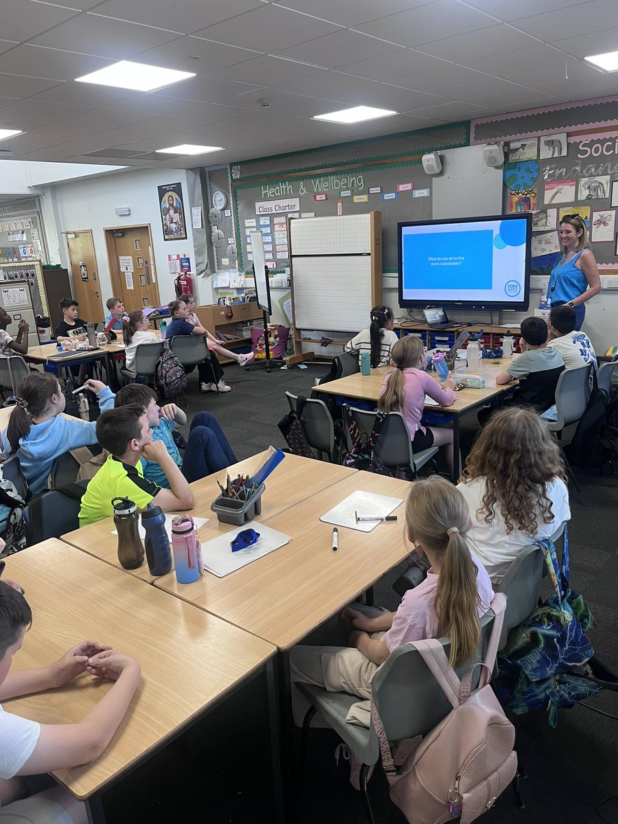StAndrewsCumb's tweet image. Thank you to our amazing parent volunteer who visited the Primary 5 class today to tell us more about Circular Economy 🌍♻️ The class was inspired and full of great questions. #parentpartnership #impact #sustainable