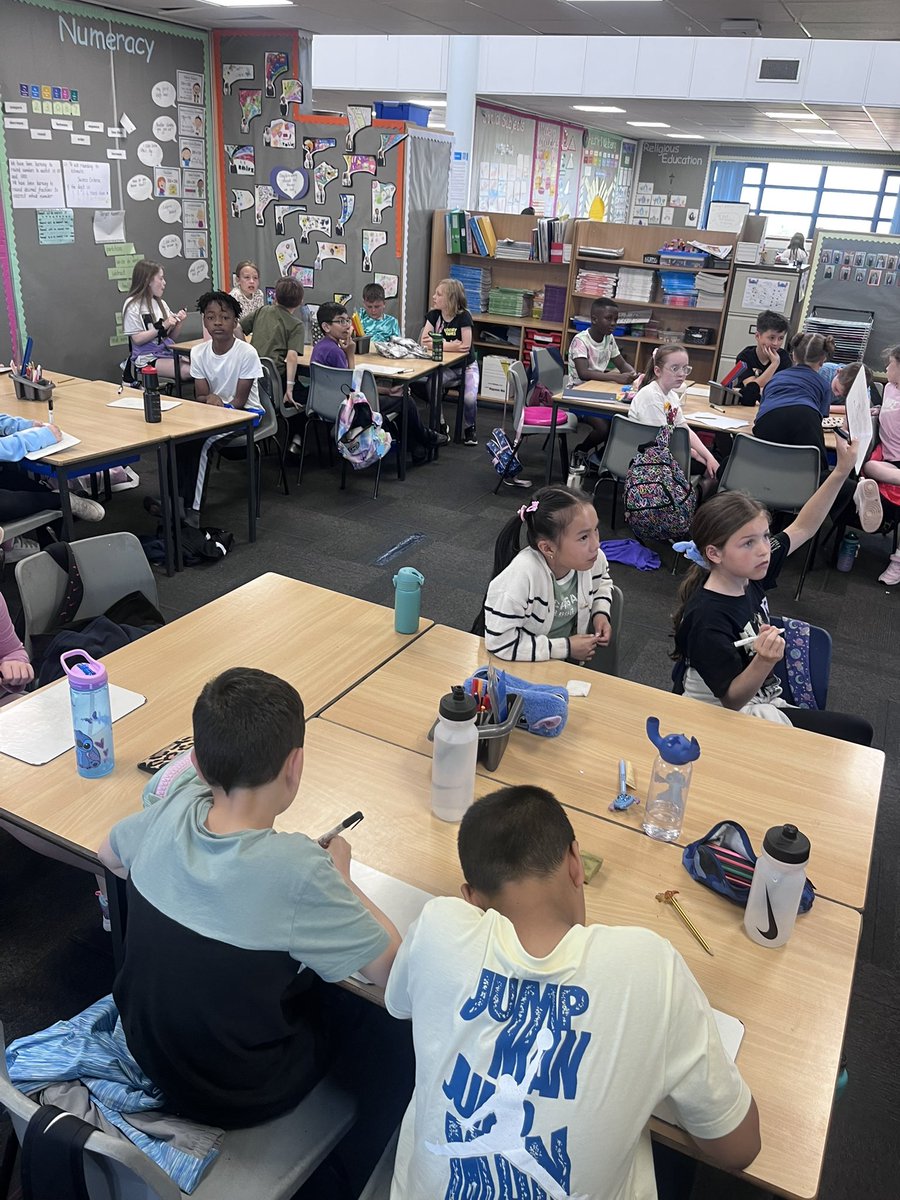 StAndrewsCumb's tweet image. Thank you to our amazing parent volunteer who visited the Primary 5 class today to tell us more about Circular Economy 🌍♻️ The class was inspired and full of great questions. #parentpartnership #impact #sustainable