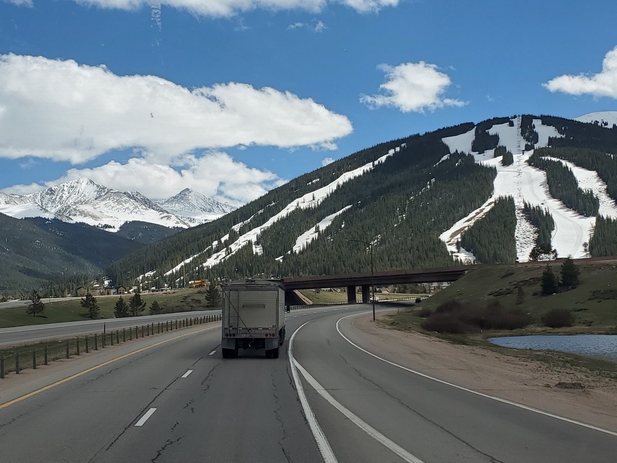 WSCCbaseball's tweet photo. The irony of spending January through April praying that you see absolutely no snow, then to pray even harder that you have the opportunity to see snow in May!!! @JUCOWorldSeries https://t.co/PSuGLHyhXS
