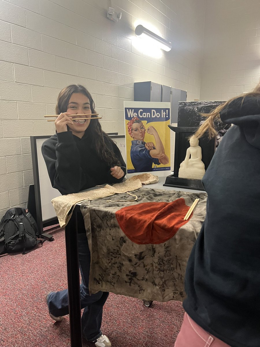 We had a great author visit today from <a href="/rtraywickwms/">Robin Traywick Williams</a> telling our students about her book The Last Romantic War and her parents' experiences and love story during World War II!
Our students thoroughly enjoyed the talk, artifacts, and books Mrs. Williams shared!