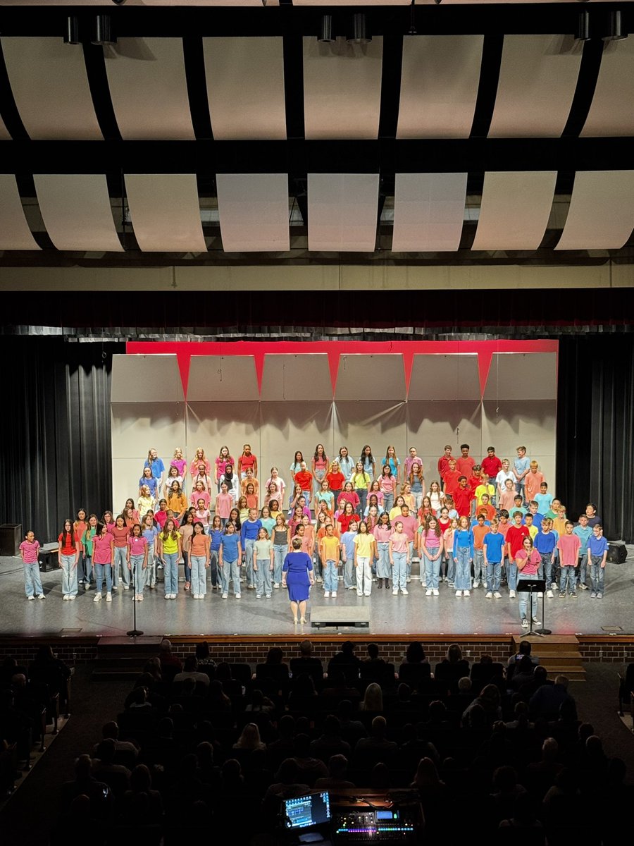 Steven Pelych (@principal_crm) on Twitter photo Last concerts of the year… always a great show by Mrs. Johnson and the <a href="/CreeksideMS/">Creekside MS</a> choirs! Last concerts of the year… always a great show by Mrs. Johnson and the <a href="/CreeksideMS/">Creekside MS</a> choirs!