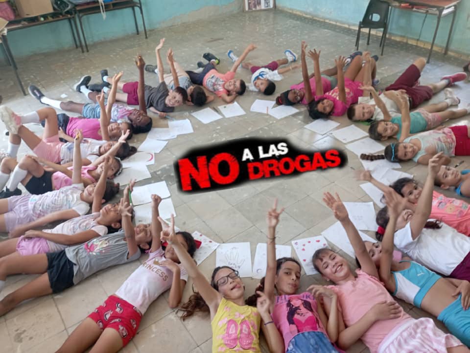 YMarquezSanchez's tweet photo. Actividades desarrolladas por nuestros Instructores de arte y sus unidades artísticas en las instituciones educativas para hacerle frente al consumo de drogas.
#MiBrigadaSigueAquí
#NoALasDrogas
 #EducaciónFreyre
@DPEHolguin
@CubaMined 
 
@CubaMined https://t.co/3sk7PB5Zi3
