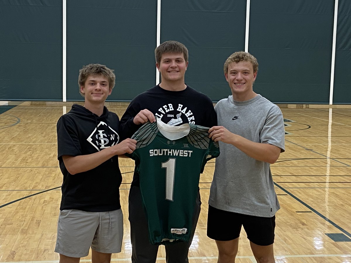 LSWHawkFB's tweet photo. Summer Teams have been chosen! Best of luck to all teams and free agents! Here are our 1st Round Draft Picks! https://t.co/kCCQoVXOpM