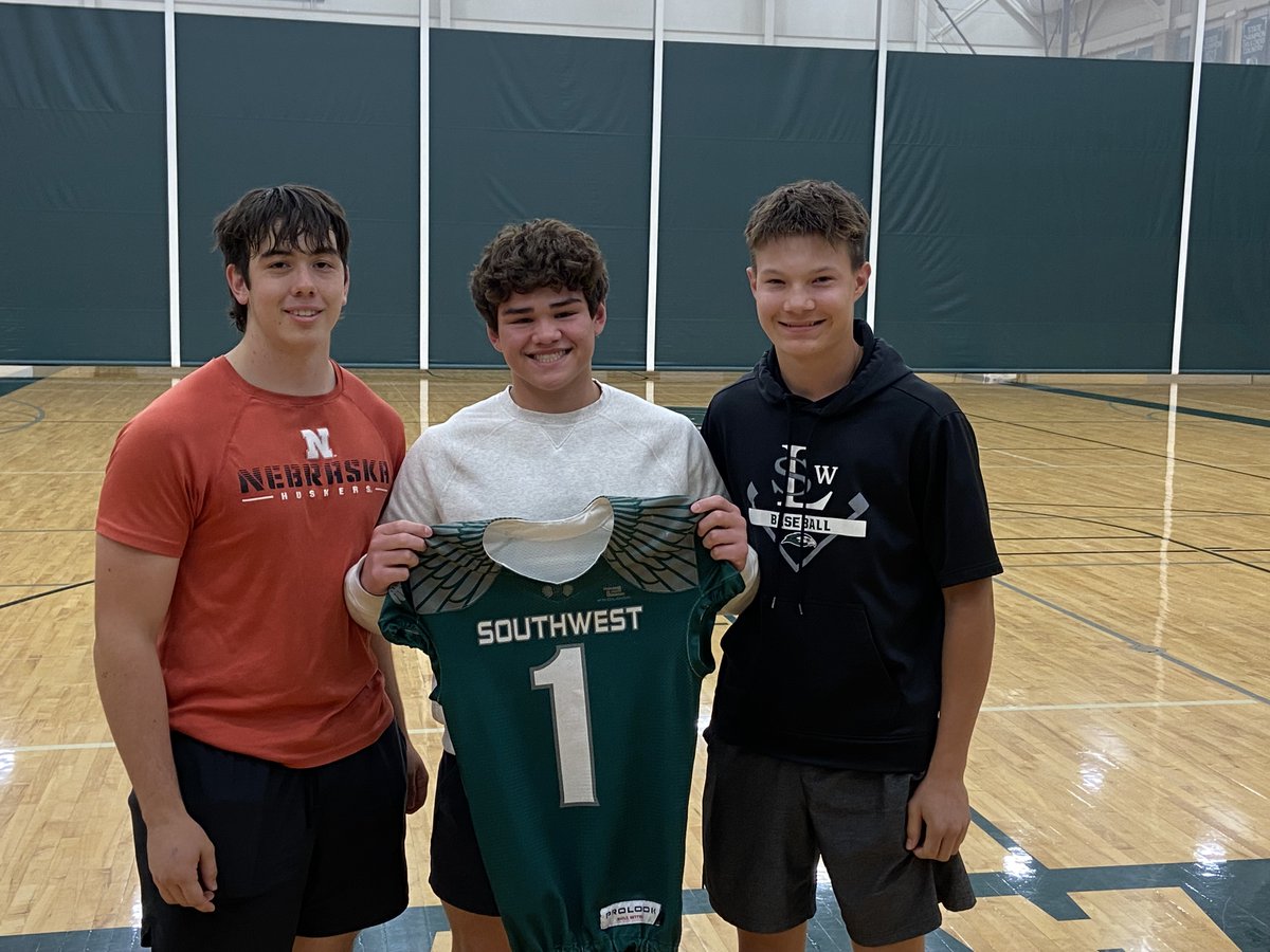 LSWHawkFB's tweet photo. Summer Teams have been chosen! Best of luck to all teams and free agents! Here are our 1st Round Draft Picks! https://t.co/kCCQoVXOpM