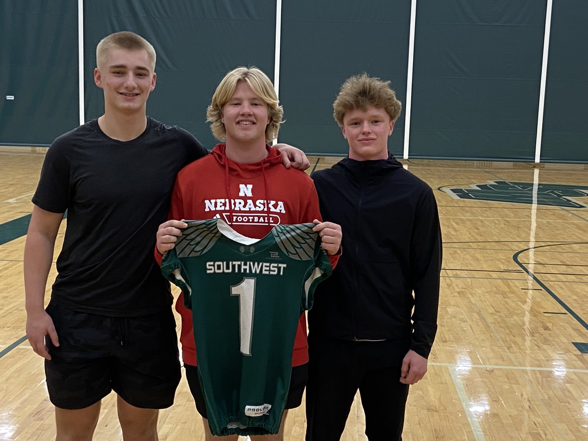 LSWHawkFB's tweet photo. Summer Teams have been chosen! Best of luck to all teams and free agents! Here are our 1st Round Draft Picks! https://t.co/kCCQoVXOpM
