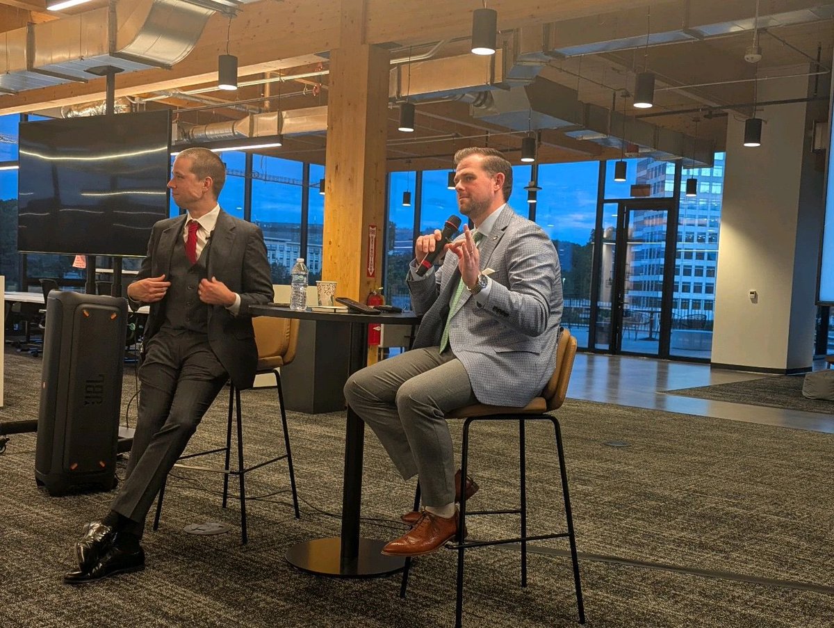 ASCMAtlanta's tweet photo. What an incredible event last week with Leroy Hite, founder of Cutting Edge Firewood and a true visionary in B2C growth.

We also had the honor of introducing our 2025-2026 ASCM Atlanta Chapter Board- more on that to come! Lots of exciting things ahead! Stay tuned!
#ASCMAtlanta https://t.co/cI0CWzy8tH